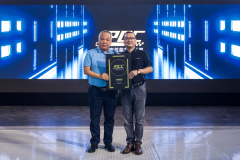 做“用户公司”的领克