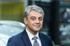 雷诺新CEO致信经销商，被指缺少干货