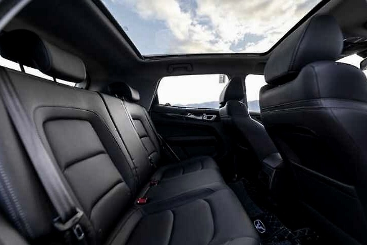 五粮液斥资25亿造的紧凑型SUV，颜值配置双高，不到6万