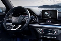 奥迪铁了心要在平民BBA的道路上越走越远了？Q5L降价10万跌破30万