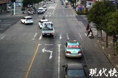 司机“车窗抛物”后，交警还向他敬了个礼
