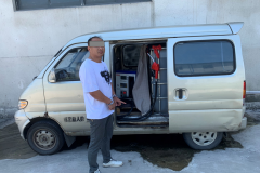 男子改造面包车倒卖便宜汽油，这样的油你敢加吗？