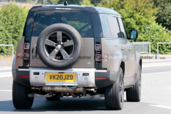 曝新款路虎卫士V8车型谍照 或于明年下半年开始发售