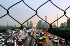 头部车企半年报：谁还没个故事！