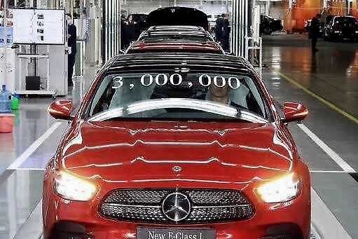 新款国产奔驰E级实拍，新车将于北京车展正式亮相