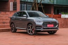 比亚迪宋PLUS上市 科技配置抢眼/售价11.58-14.38万元