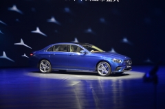 奔驰E级上市 与S级同步设计 售价43.08-64.28万元