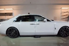 车长超5.7米、V12发动机，5系是它的购置税！拥有它才是人生巅峰