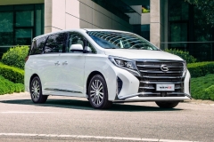 广汽传祺M8正式上市 造型气派/售价17.98-26.48万元