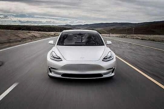 Model3降至24.99万，比亚迪汉们，连文字游戏都没得玩了