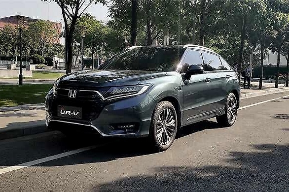 2.0T+9AT，这是一辆典型的“鸡头”SUV