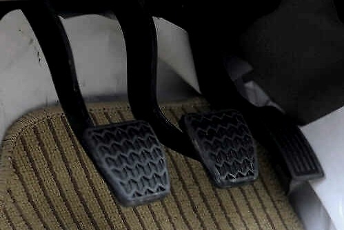 小心，这4种踩刹车方式最危险！