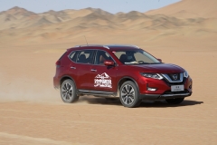 奇骏勇闯无人区 全面性能领略沙洲穿越之美