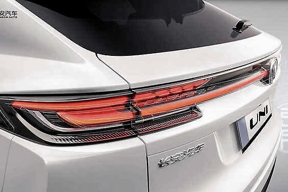 定位中型轿跑SUV，长安UNI系列第二款车型预告图曝光