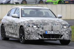 宝马3系纯电版路试谍照曝光 或于明年正式亮相