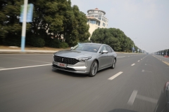 奔腾B70：瓶子和酒都换了 只有名字还在传承