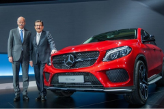 蔡澈不加入戴姆勒监事会;汤姆·克鲁斯坐马斯克火箭上太空拍电影