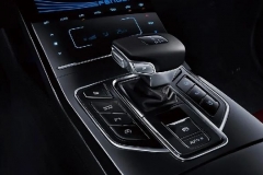 双联屏就很酷？这几款国产SUV带三联屏！而且预算十万就能买