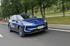 700马力的赛力斯SF5：心有猛虎/续航无忧