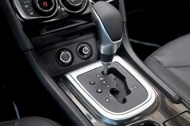 新手买新车，选低配车还是高配车？很多新手都搞错了重点