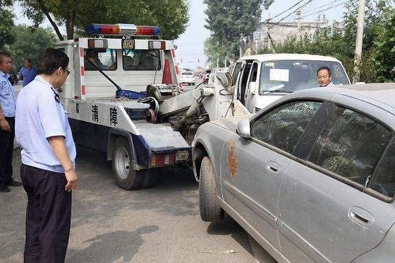 “僵尸车”越来越多，为啥宁愿把车扔掉也不去报废？车主：我不傻