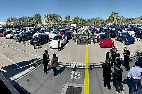 暴跌300亿美元！马斯克，你就给我画这样的“大饼”？