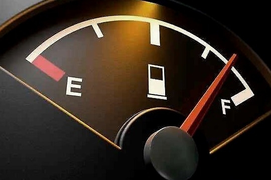 为省几毛油钱不敢深踩油门？你就真不怕发动机报废？