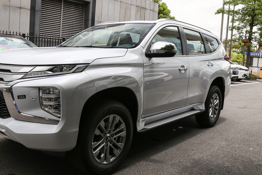 帕杰罗“继承者”走红，搭四驱+两把锁+V6引擎，不足30万