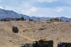 我军5万士兵部署边境，痛打印度？印网友：我开始为我们感到悲哀