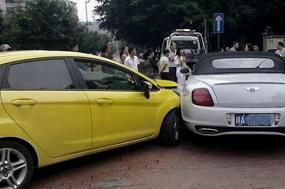 投了100万三者险，撞到豪车全责要120万维修费，保险公司会全赔吗