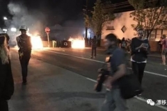 美国波特兰市大暴动，特朗普发声：若镇压失败，国民警卫队将军管