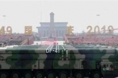 强关中国使领馆后，特朗普又对中国军力下手，真当解放军是摆设？