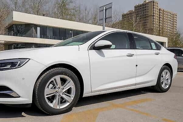 还是降价管用！君威跌破13万，车长近5米+9AT，31天狂甩13309台