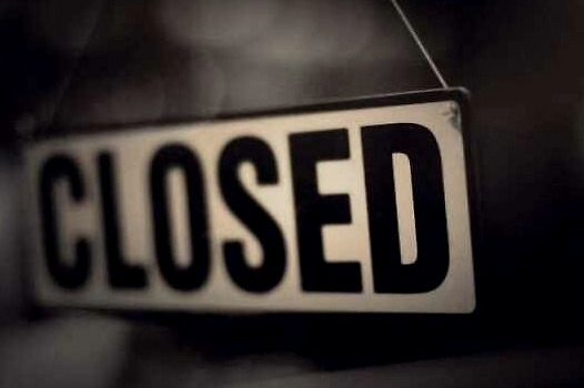 同一天，两大车企申请破产！