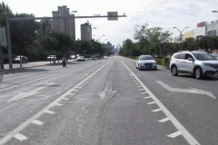 开车碰到“锯齿车道”该如何面对？交警：明白再走，不然分不够扣