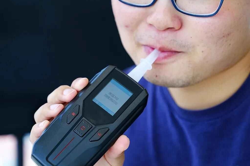 实测！喝酒过几个小时才能安全开车？小心没喝酒也被“酒驾”！