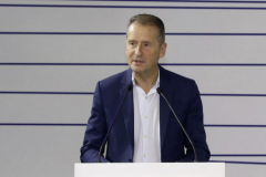 路透：大众集团开紧急会议讨论CEO迪斯未来