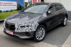 奔驰EQA内饰谍照曝光 最快年底正式发布