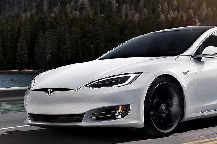 近万辆车有“飞窗”隐患，特斯拉没甩锅却打起了太极