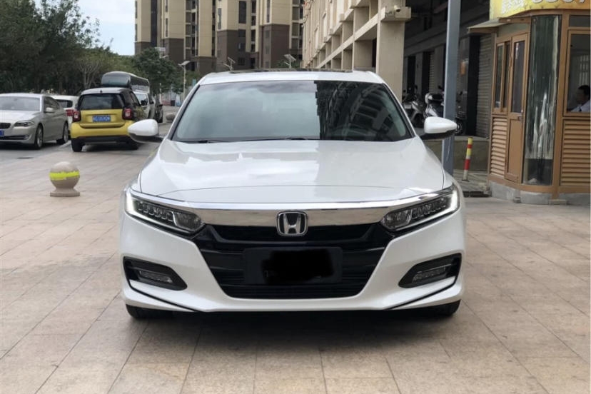 凯美瑞和迈腾凭什么卖不过雅阁？雅阁值得买吗，现在落地价要多少