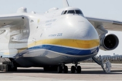 宾利真豪门，租5架飞机运零部件，应对无协议退欧