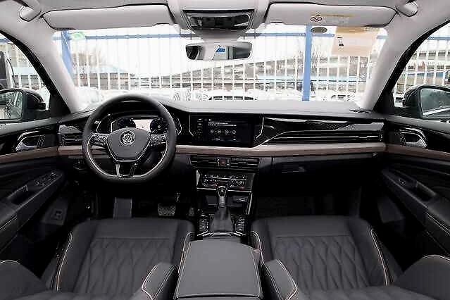 B级车界颜值代表，高级感内饰+超大空间，迈腾瞬间不香了