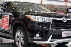 丰田汉兰达被曝卖出天价！网友：真的是人傻钱多？