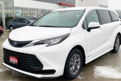 丰田全新塞纳到店实拍！搭2.5L混动，比别克GL8、本田奥德赛值