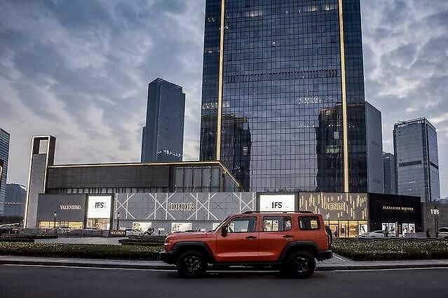 满格越野配置+低油耗，WEY坦克300实锤“国货之光”