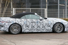 曝全新奔驰AMG SL路试谍照 最早明年年底亮相