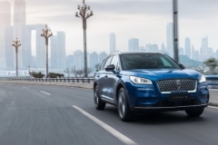 ​2020年的豪华SUV“黑马”！突破BBA重围靠什么？