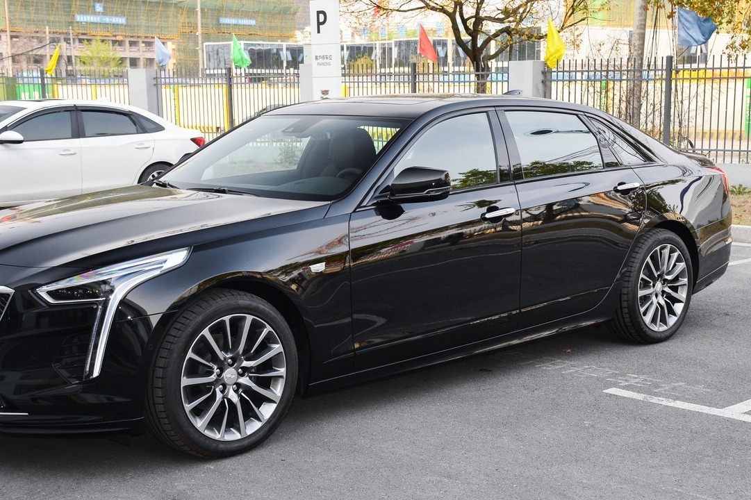 长超5米2+破百7.47秒，跌至28万，宝马3系瞬间不香了