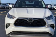 丰田全新汉兰达实拍曝光！搭2.5L混合动力 RAV4同款外观设计风格