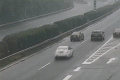 湖北交警回应“高速并排违停负次责”争议：主责车辆跟车过近